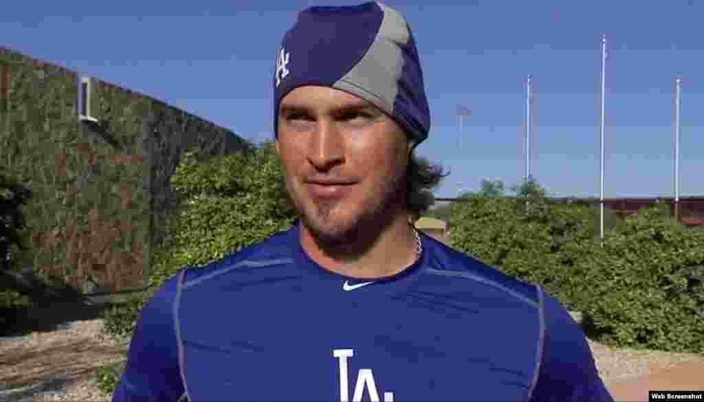 Yasmani Grandal (Habana, 1988) batea para .271 (55 imparables en 203 veces al bate), con 13 cuadrangulares y 34 carreras impulsadas. A la defensiva ha cometido un error en 505 entradas. 